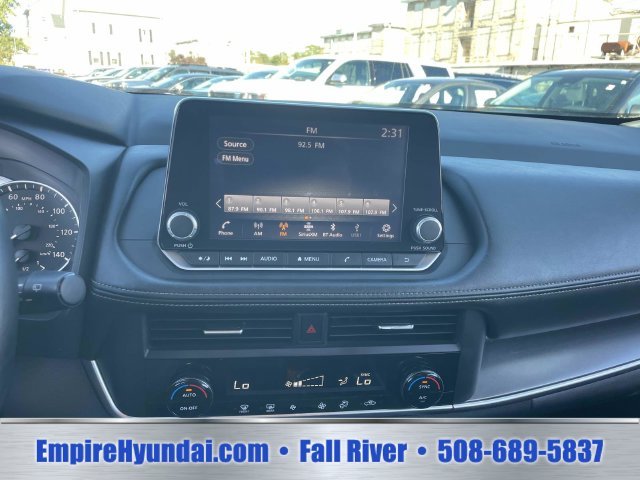 2025 Nissan Rogue SV - Photo 21