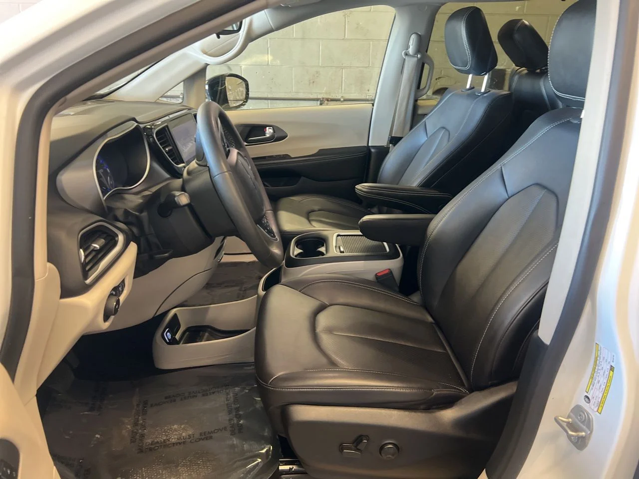 Used 2024 White Chrysler Touring L image 16