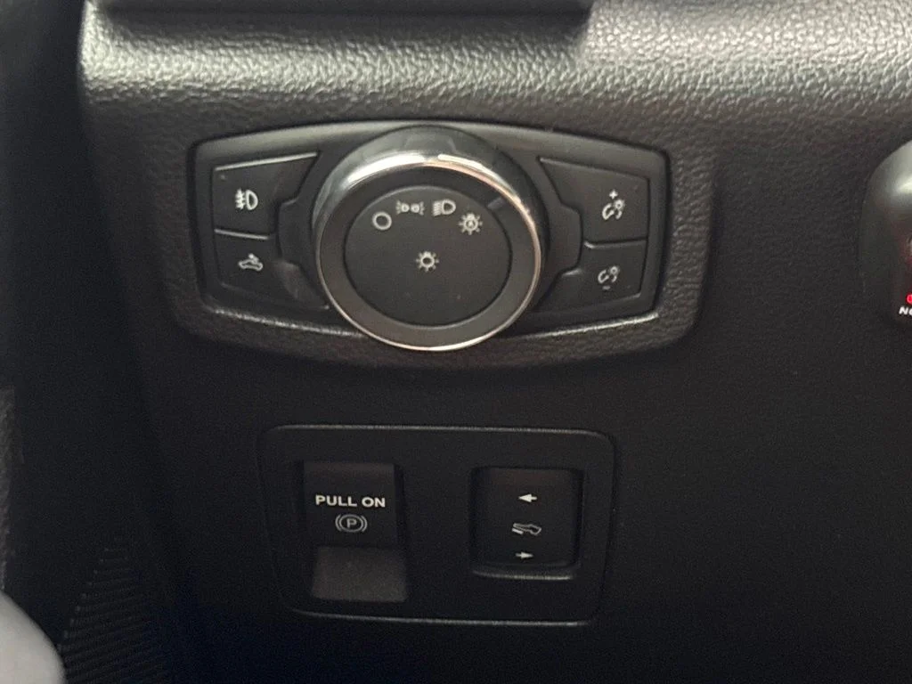 Used 2018 Gray Ford XLT image 25