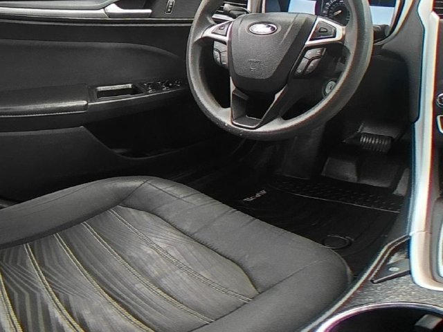 Used 2016 Blue Ford SE image 38