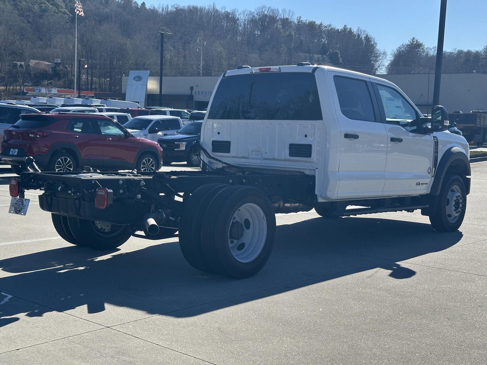 2025 Ford F-550 Super Duty Chassis Cab XL - Photo 7