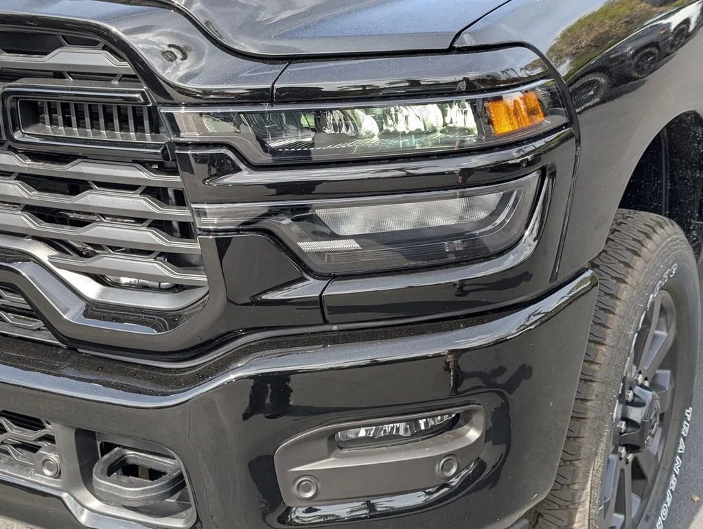 New 2026 Diamond Black Crystal Pearl-Coat Exterior Paint RAM Big Horn image 8