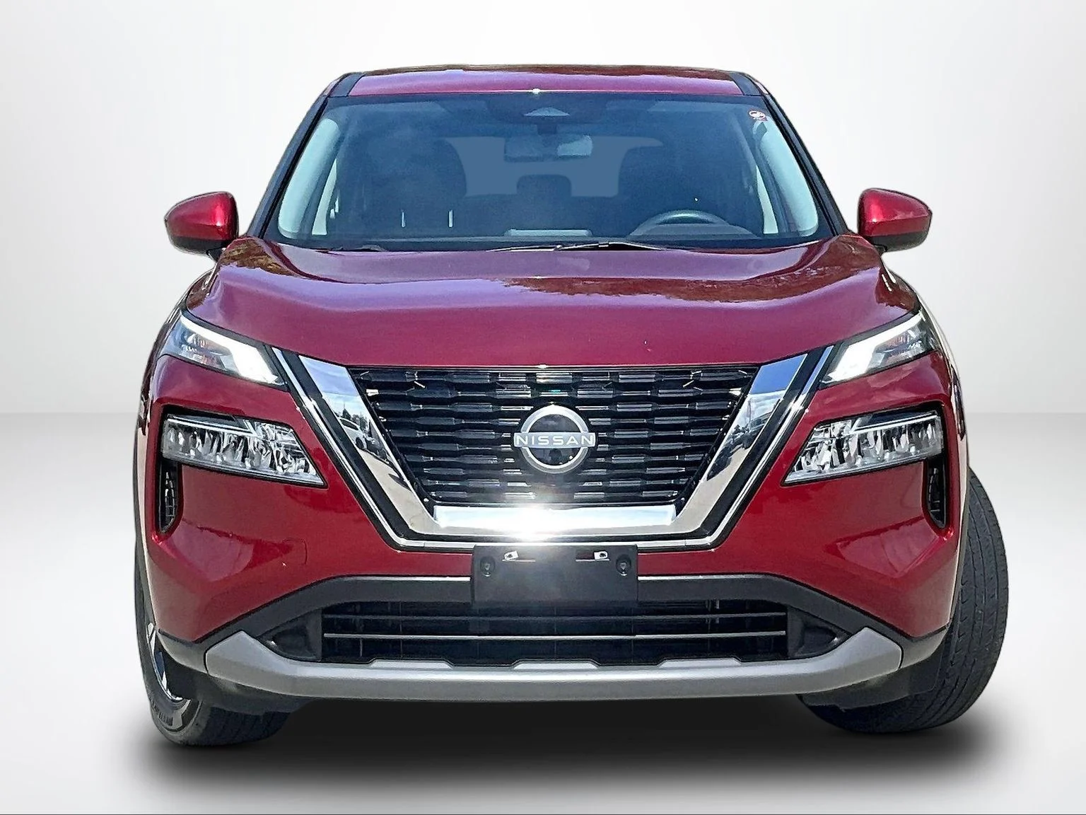 Used 2023 Red Nissan SV image 4