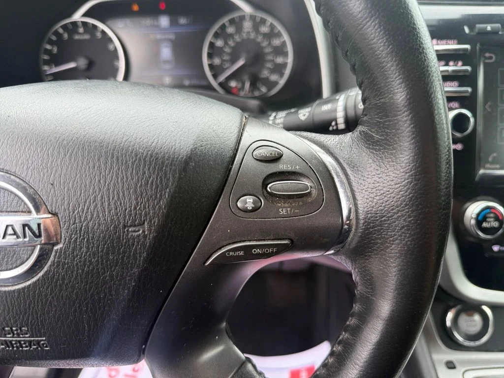 Used 2021 Gray Nissan SL image 33