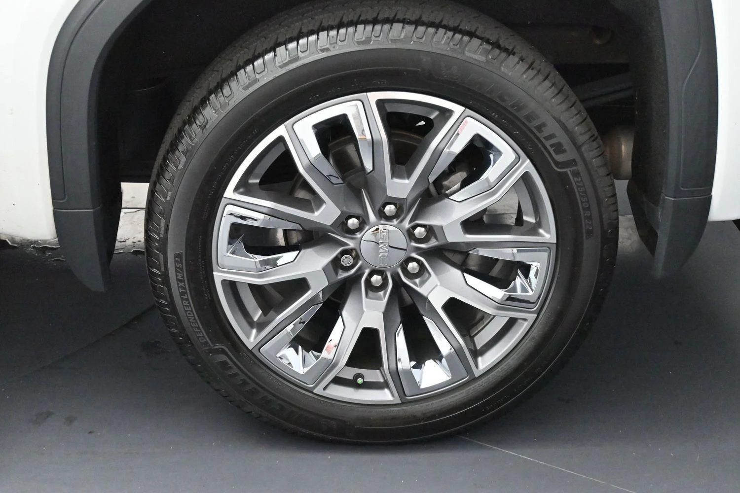 Used 2023 Summit White GMC Denali image 39