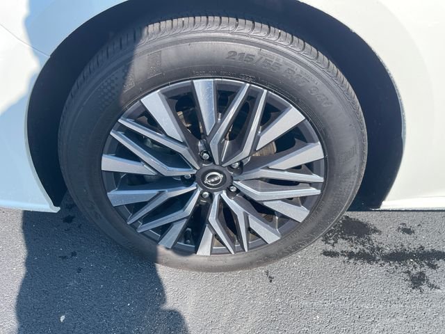 Used 2025 White Nissan 2.5 SV image 10