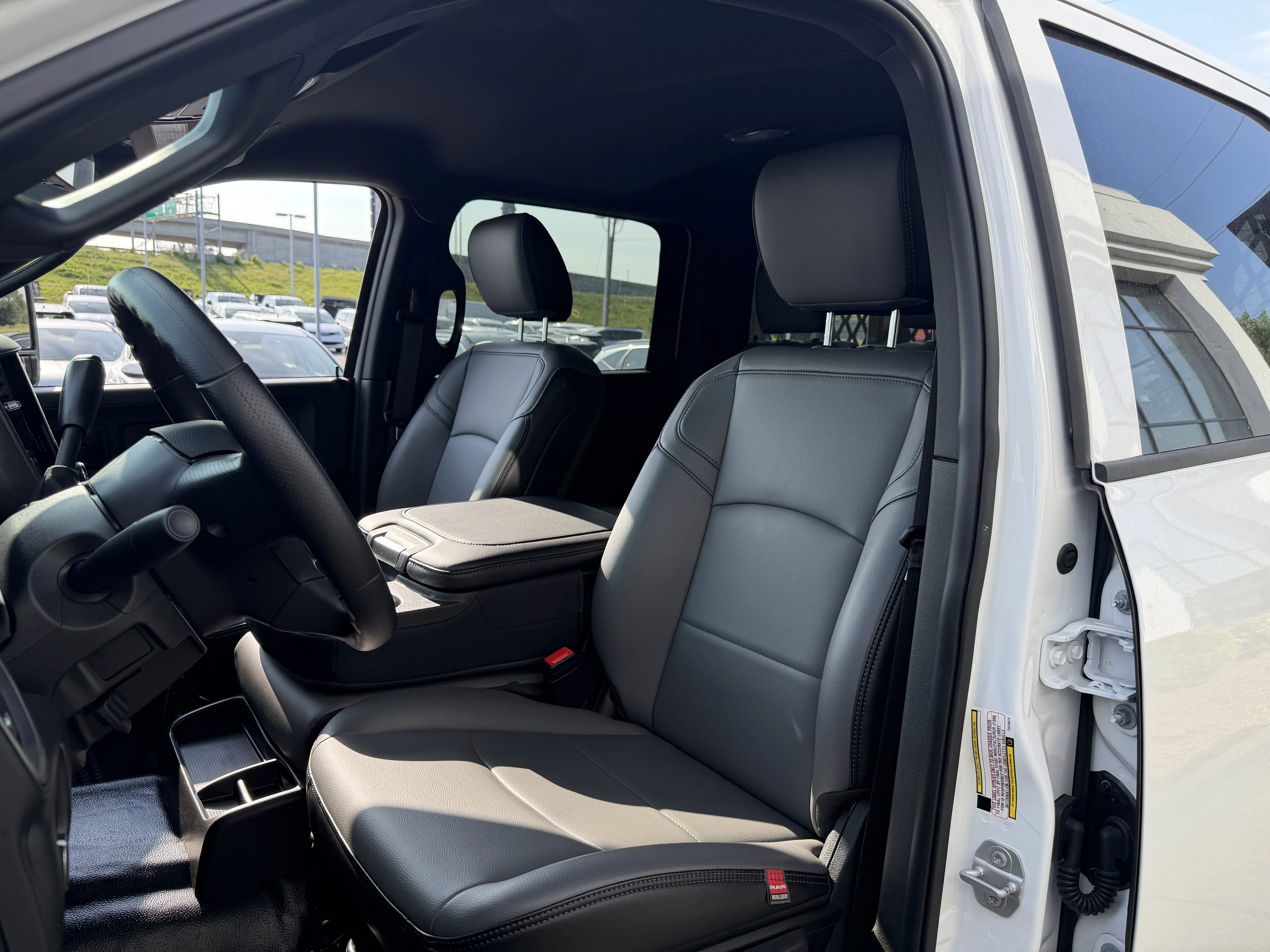 2026 RAM 3500 Chassis Tradesman - Photo 28