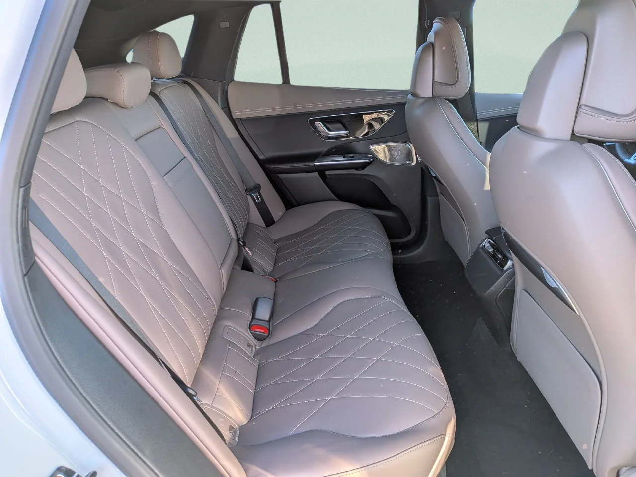 New 2027 Polar White Mercedes-Benz EQE 320+ image 8