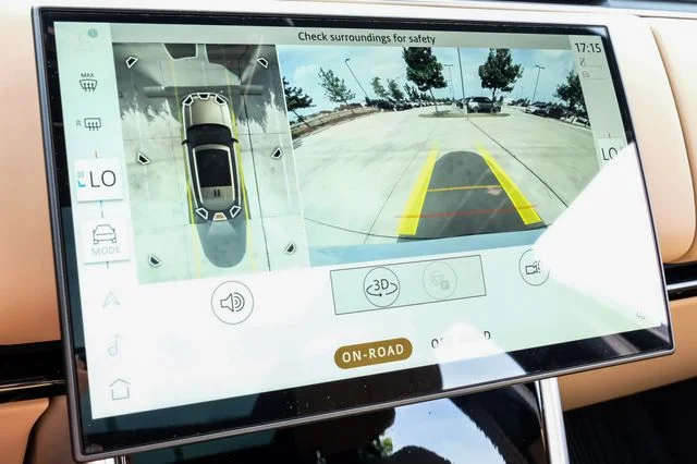 New 2026 Fuji White Land Rover SE image 28