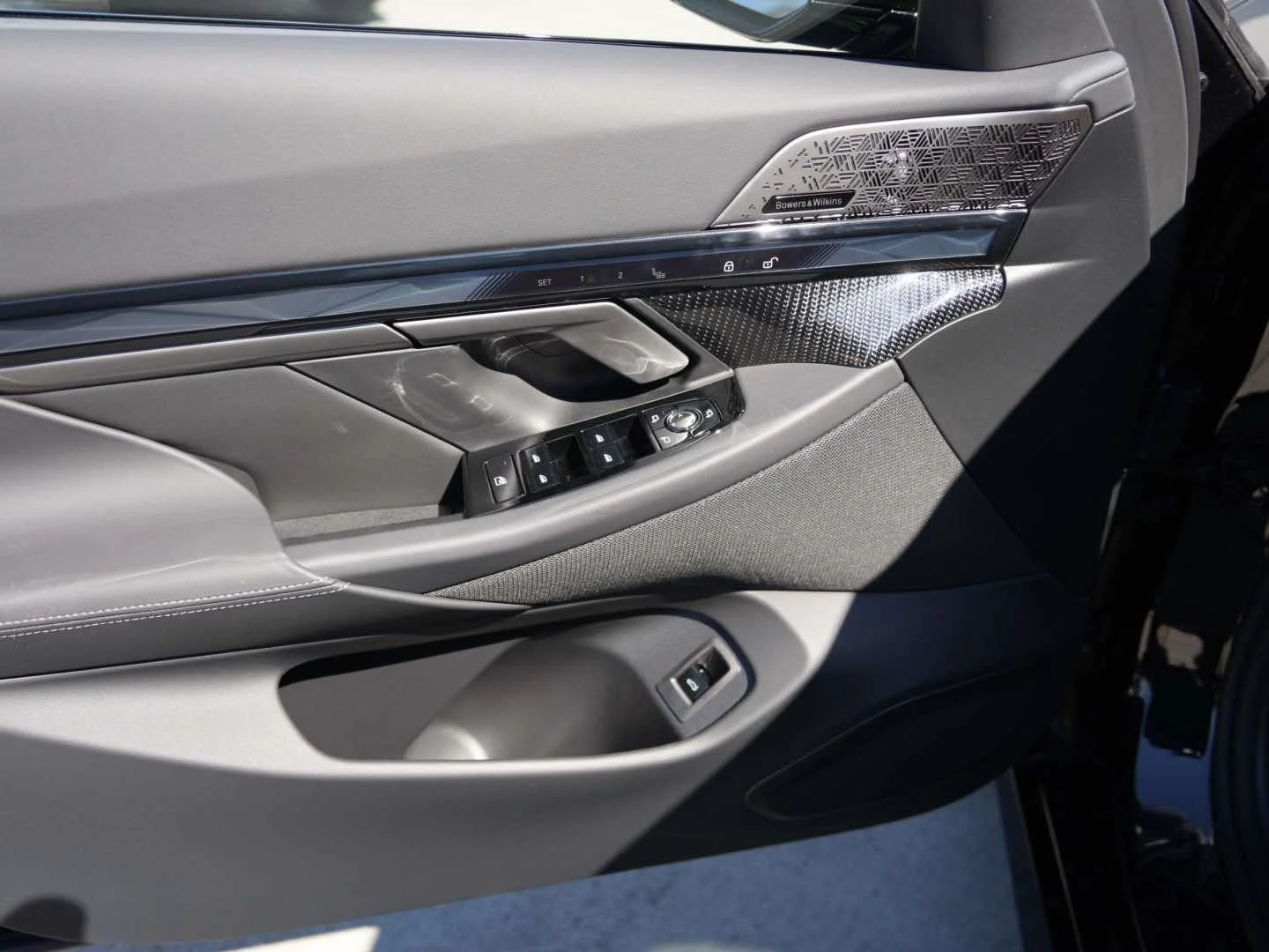 New 2026 Black Sapphire Metallic BMW M60 image 11