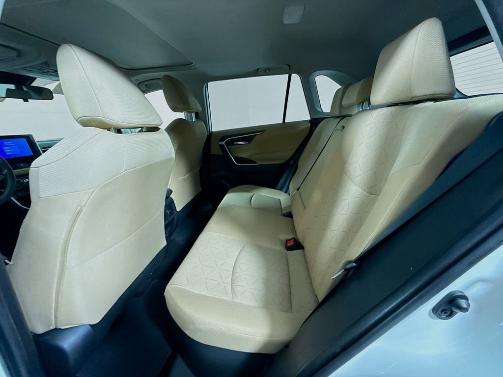 Used 2023 Ice Cap Toyota Hybrid XLE image 24