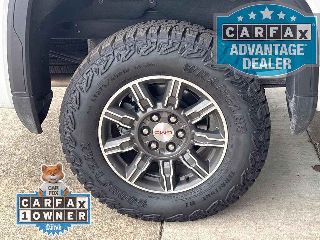 Used 2026 Summit White GMC AT4 image 9