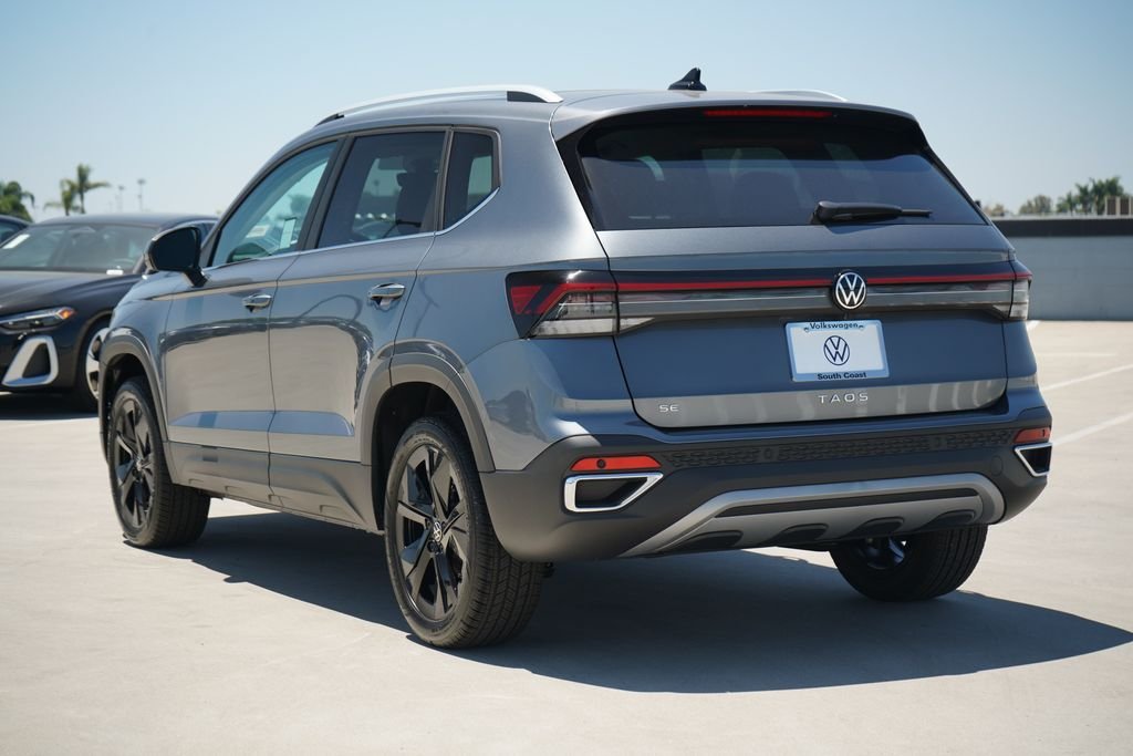 New 2026 Platinum Gray Metallic Volkswagen 1.5T SE image 3