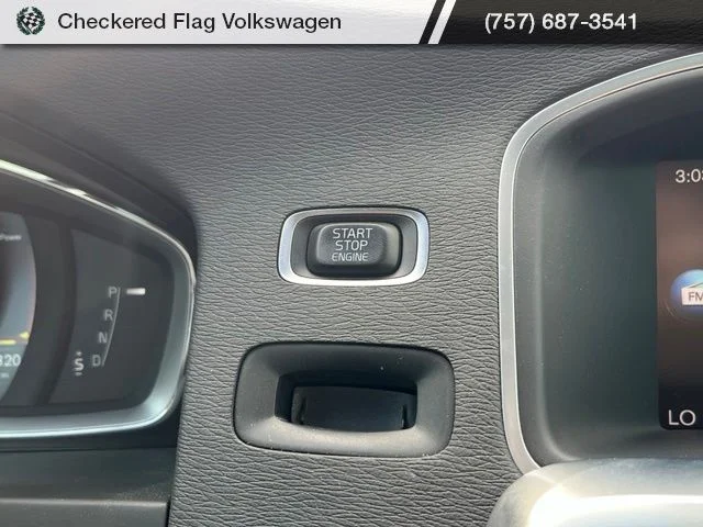 Used 2017 Bright Silver Metallic Volvo T5 image 39