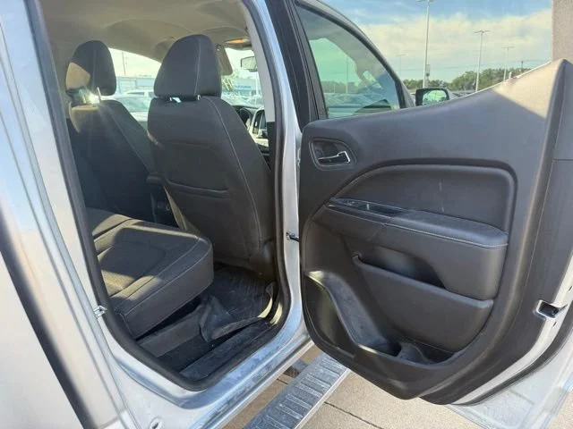 Used 2018 QUICKSILVER METALLIC GMC 2WD SLE image 20