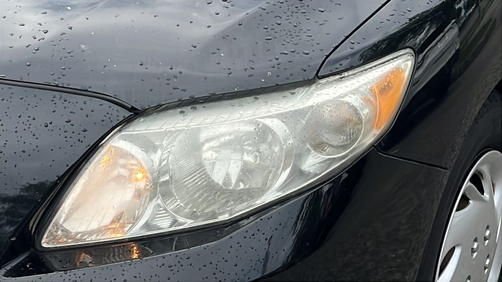 Used 2009 Black Toyota LE image 19