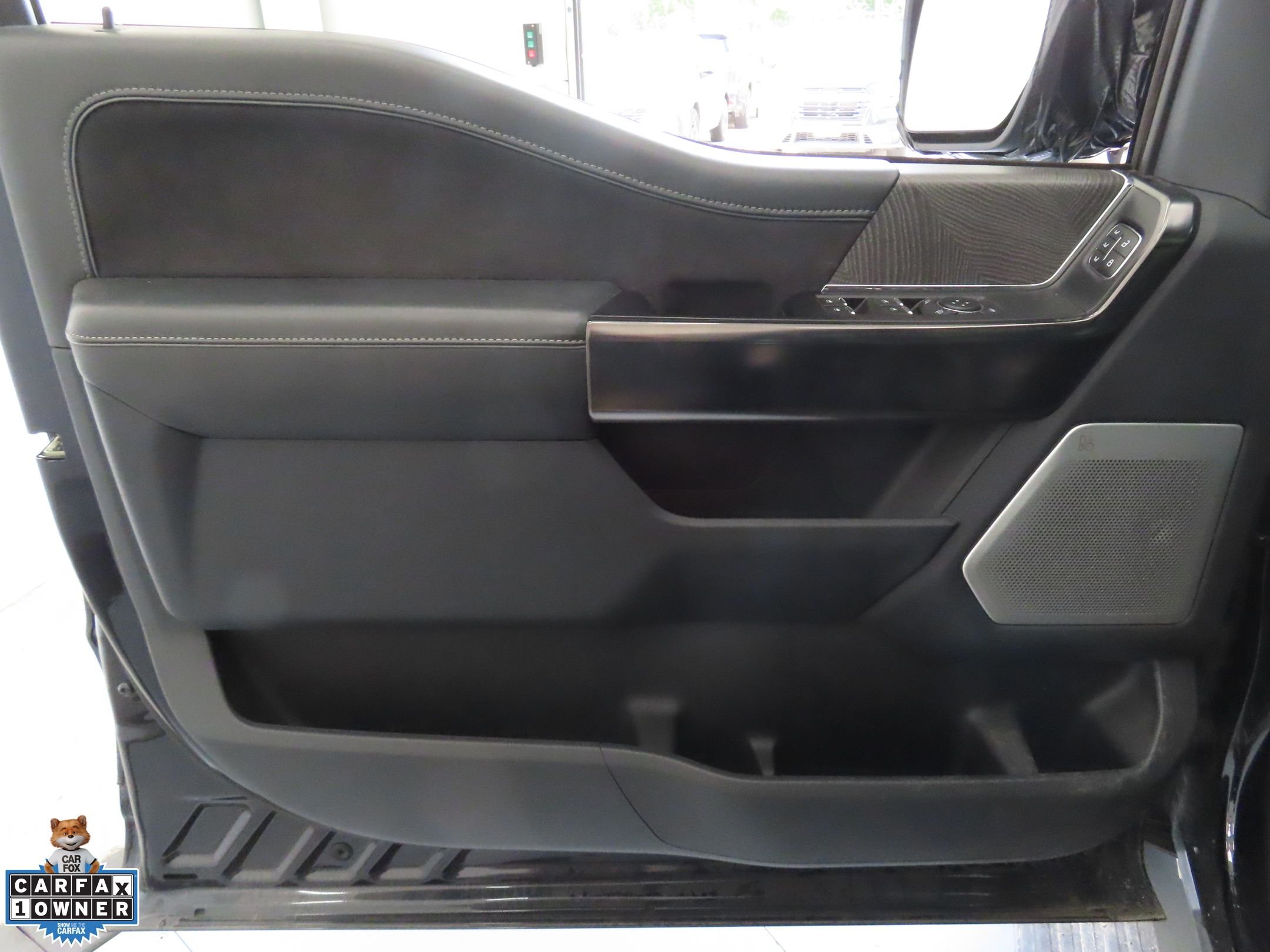 Used 2022 Blue Ford Platinum image 9