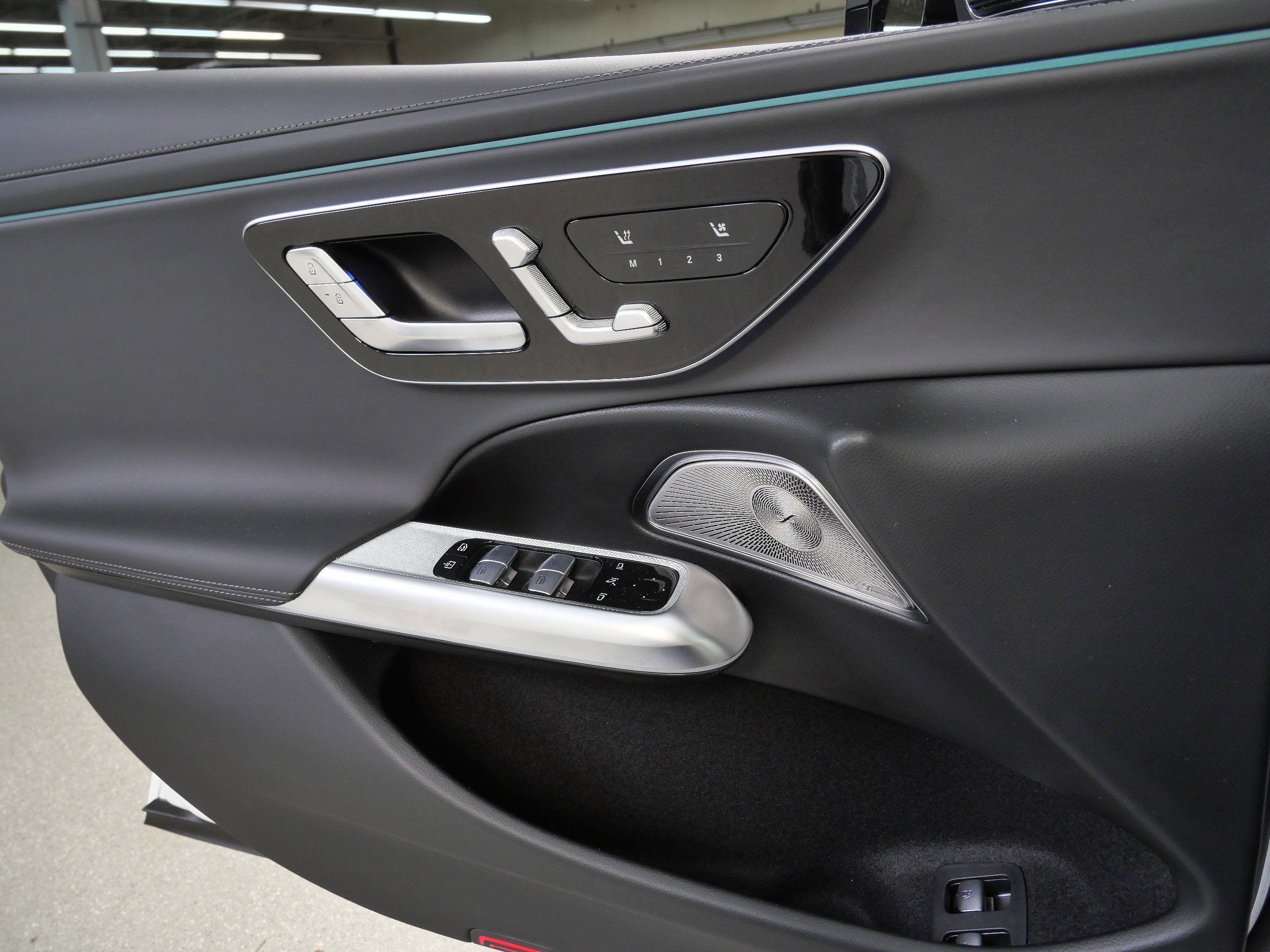 New 2026 MANUFAKTUR Moonlight White Metallic Mercedes-Benz AMG® E 53 E 4MATIC+ Sedan image 16