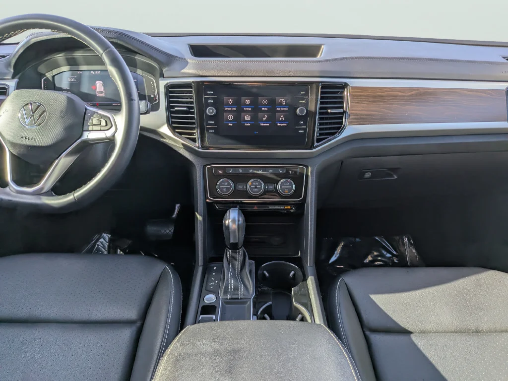 Used 2023 White Volkswagen 3.6L V6 SE w/Technology image 14