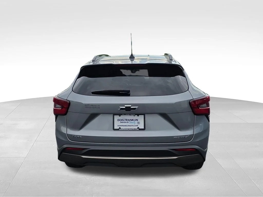 Used 2024 Gray Chevrolet ACTIV image 6
