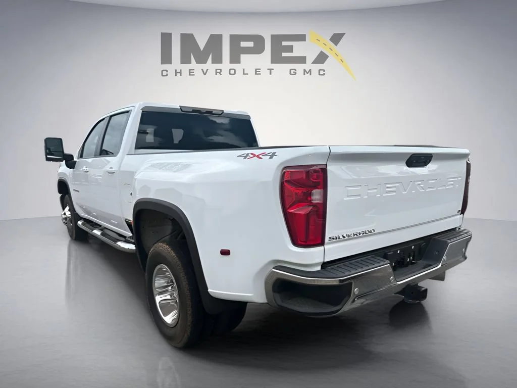 Used 2026 Summit White Chevrolet LT DRW image 2