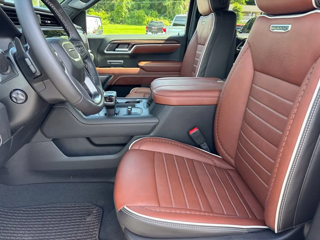 New 2026 Glacier White Tricoat GMC Denali Ultimate image 13