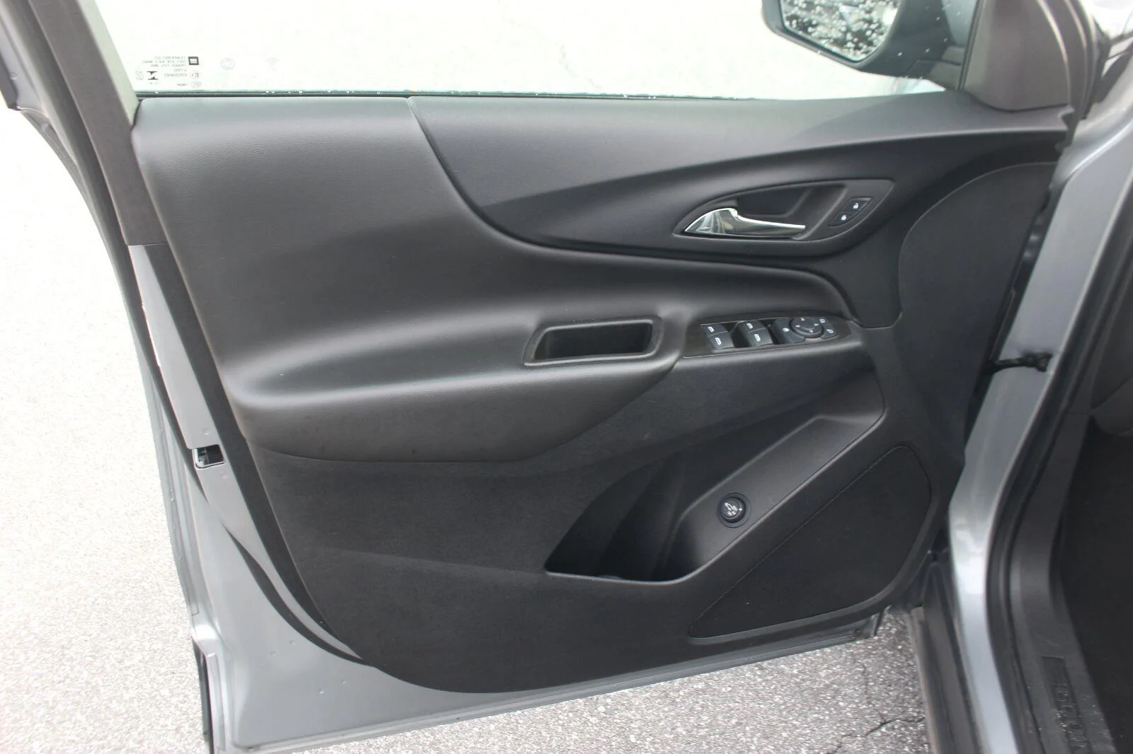 Used 2024 Sterling Gray Metallic Chevrolet LT image 13