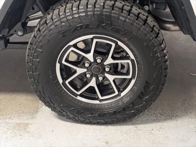 New 2026 Bright White Clear-Coat Exterior Paint Jeep Shadow Ops image 17