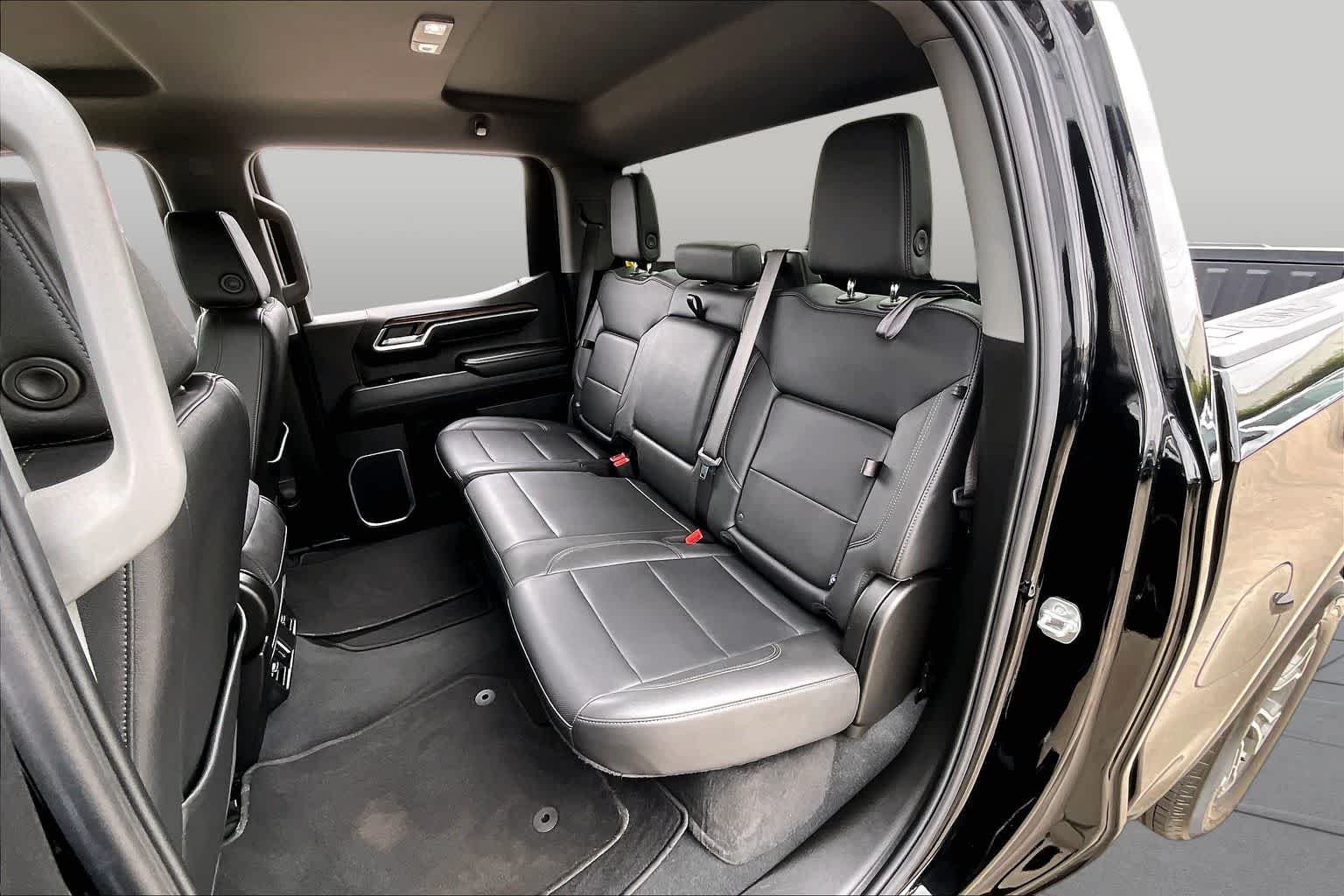 Used 2025 Onyx Black GMC SLT image 21