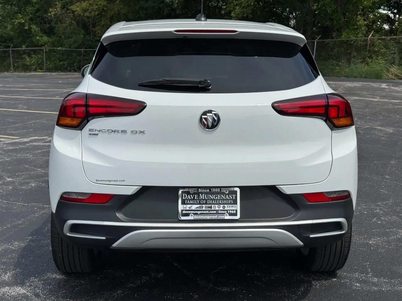 Used 2023 Summit White Buick Preferred image 6