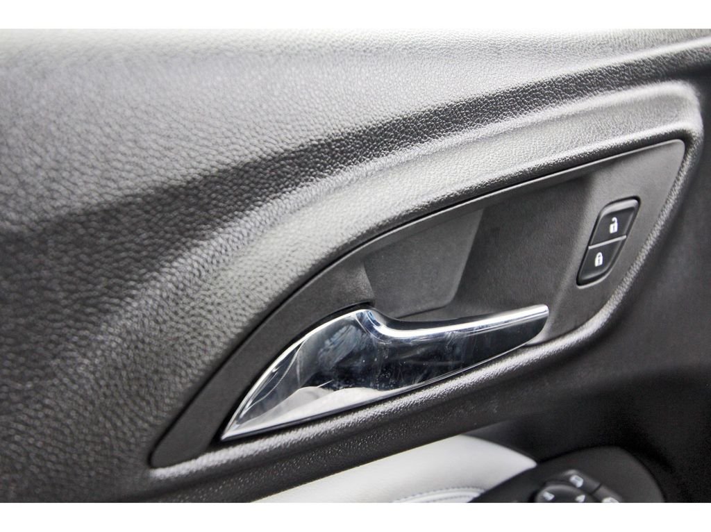 Used 2025 Gray Chevrolet LT image 21