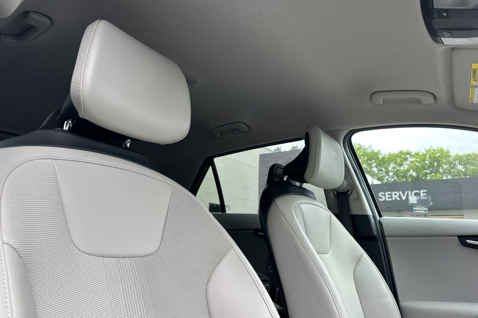Certified Used 2023 White Kia Wind image 19