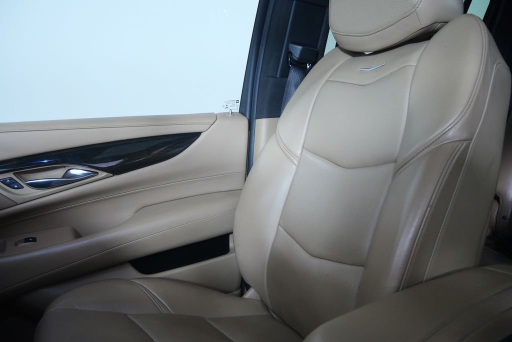 Used 2020 Crystal White Cadillac Platinum Edition image 24