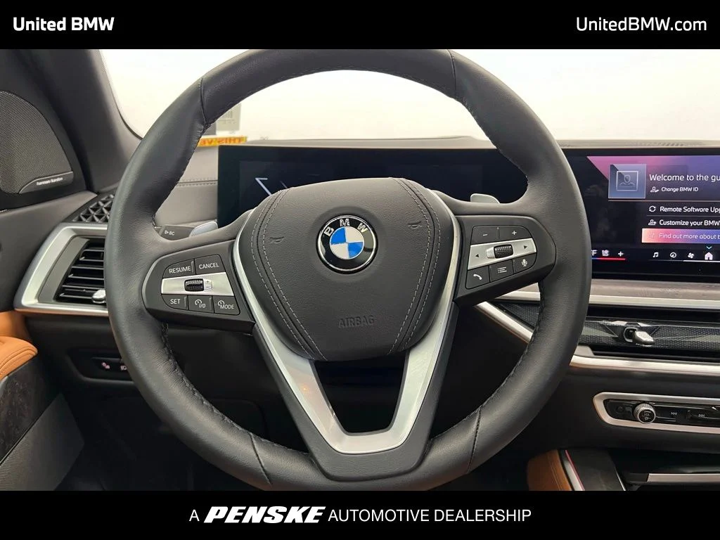 Used 2025 White Metallic BMW xDrive40i image 17