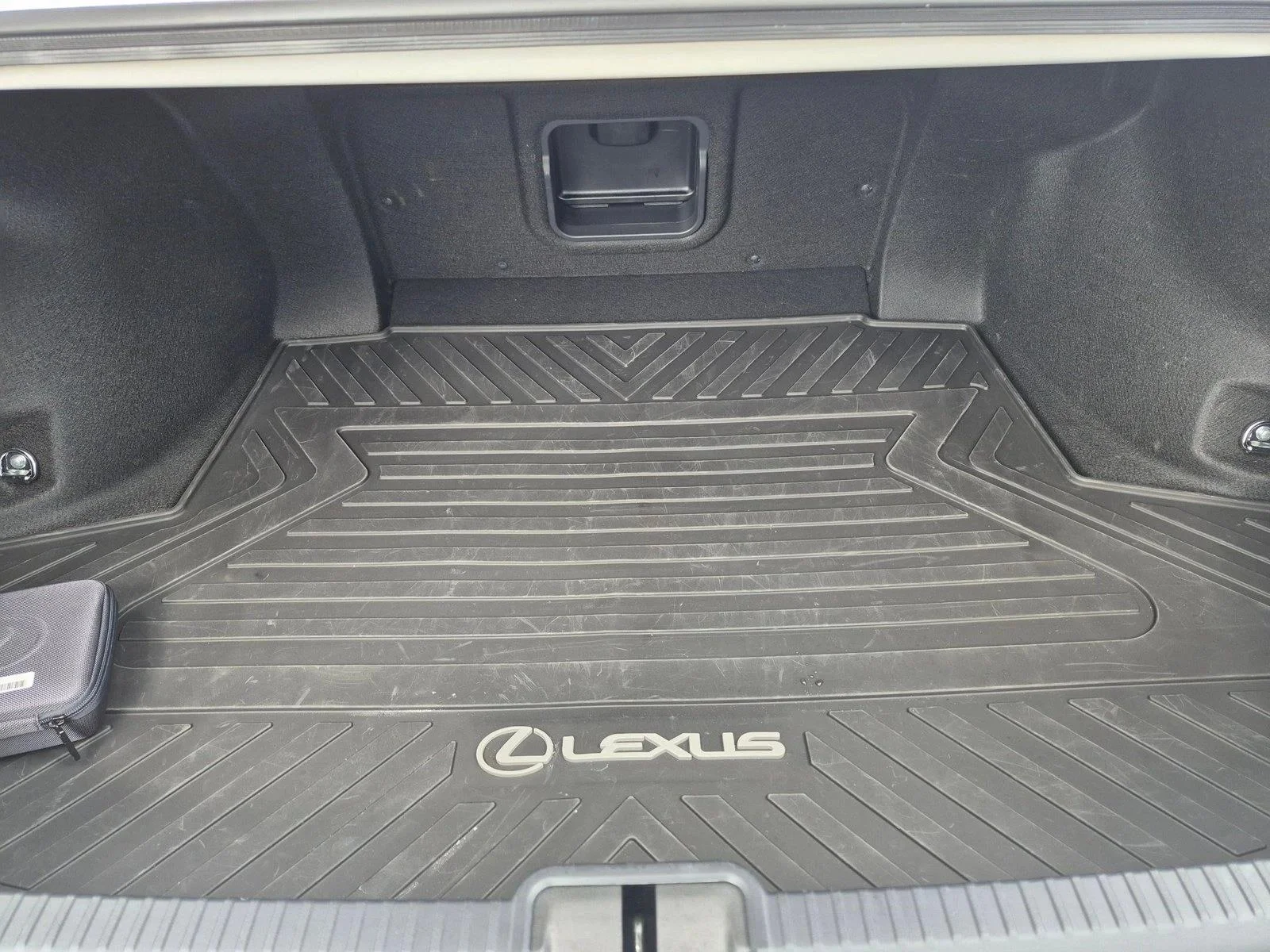 Certified Used 2025 Eminent White Pearl Lexus ES 350 image 6