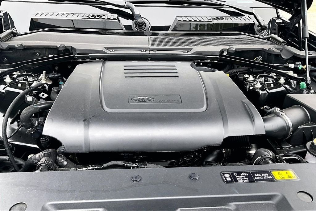 New 2026 Santorini Black LAND ROVER S image 11