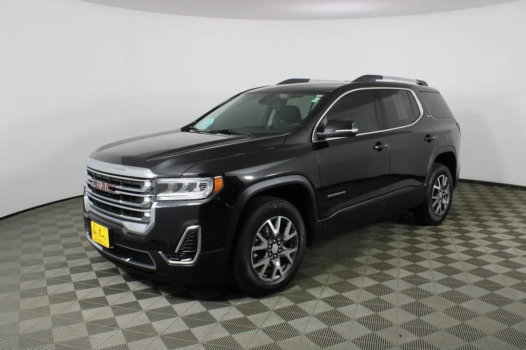 Used 2023 Ebony Twilight Metallic GMC SLE image 3