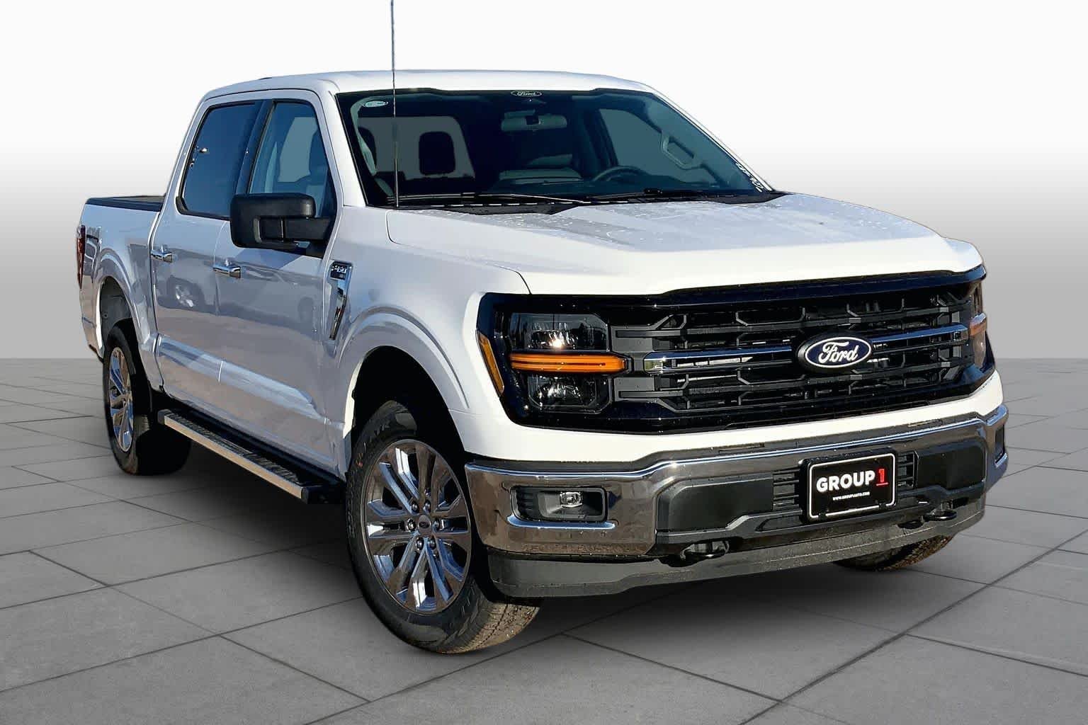 New 2026 Oxford White Ford XLT image 2
