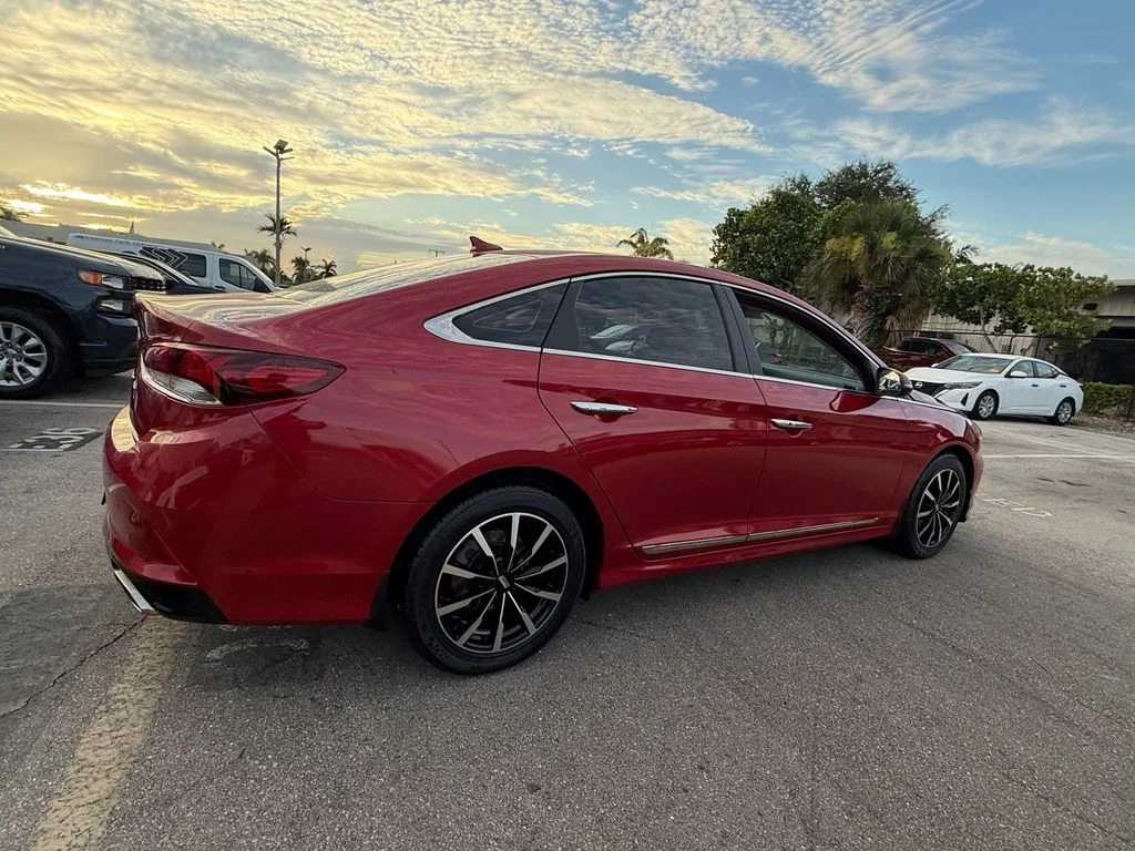Used 2019 Red Hyundai SEL image 7