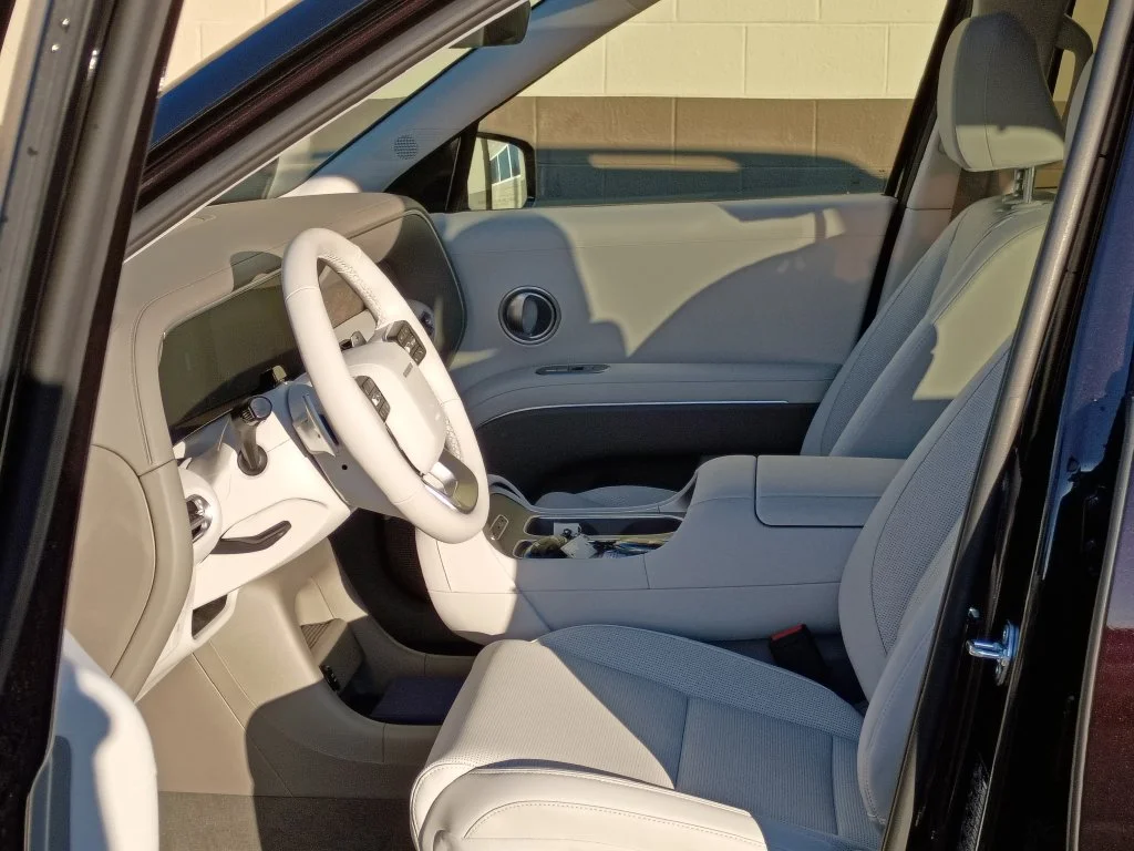 Used 2026 Galaxy Maroon Pearl Hyundai SEL Premium image 16