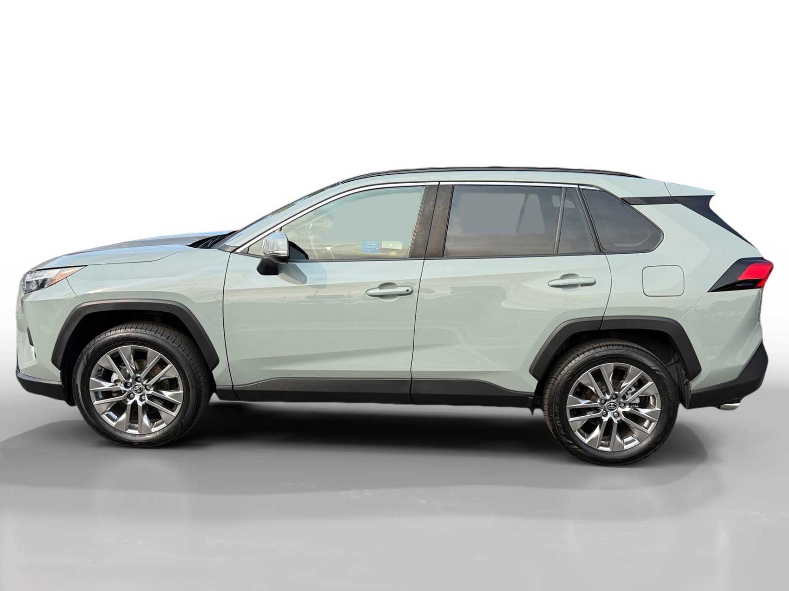 Used 2023 Lunar Toyota XLE Premium image 2