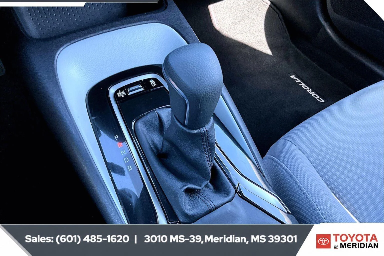 Used 2025 Classic Silver Metallic Toyota SE image 23