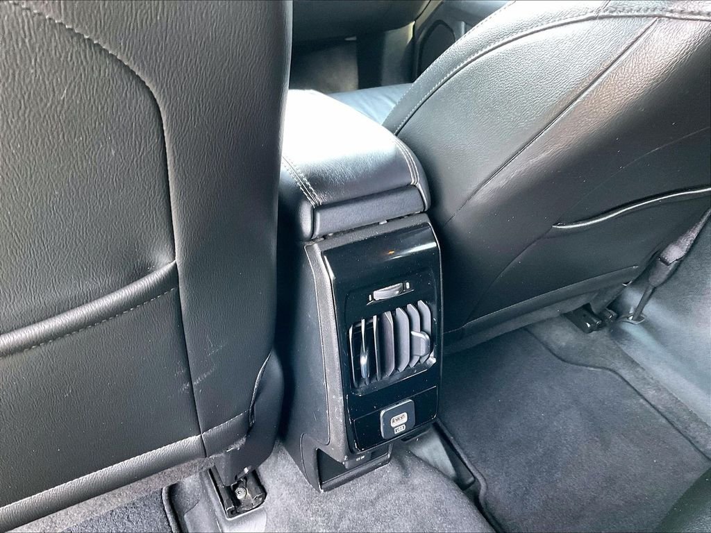 Used 2022 Bright White Clearcoat Jeep Limited image 28