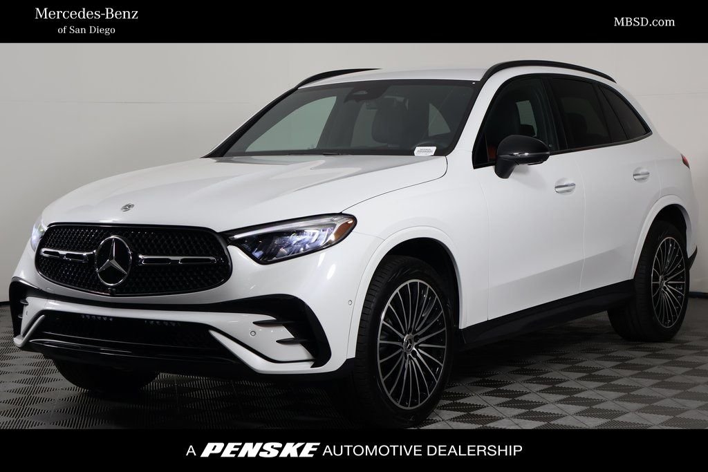Used 2026 MANUFAKTUR Moonlight White Metallic Mercedes-Benz GLC 300 image 1