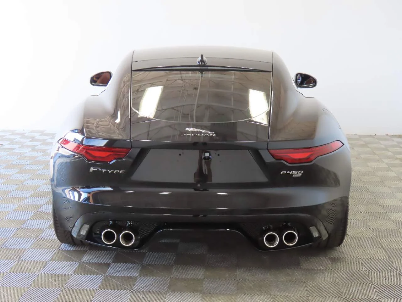 Used 2022 Santorini Black Jaguar P450 R-Dynamic image 4