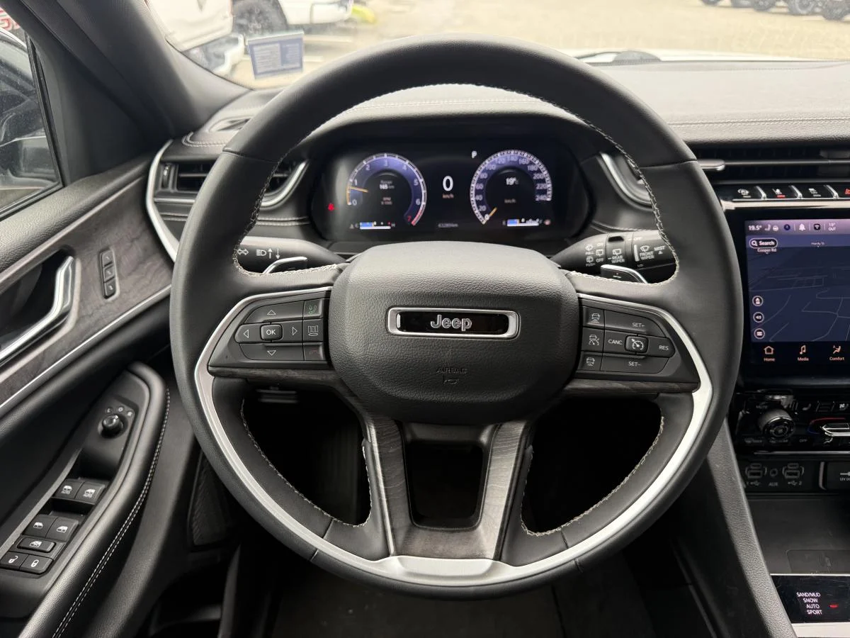 Used 2024 White Jeep Limited image 32