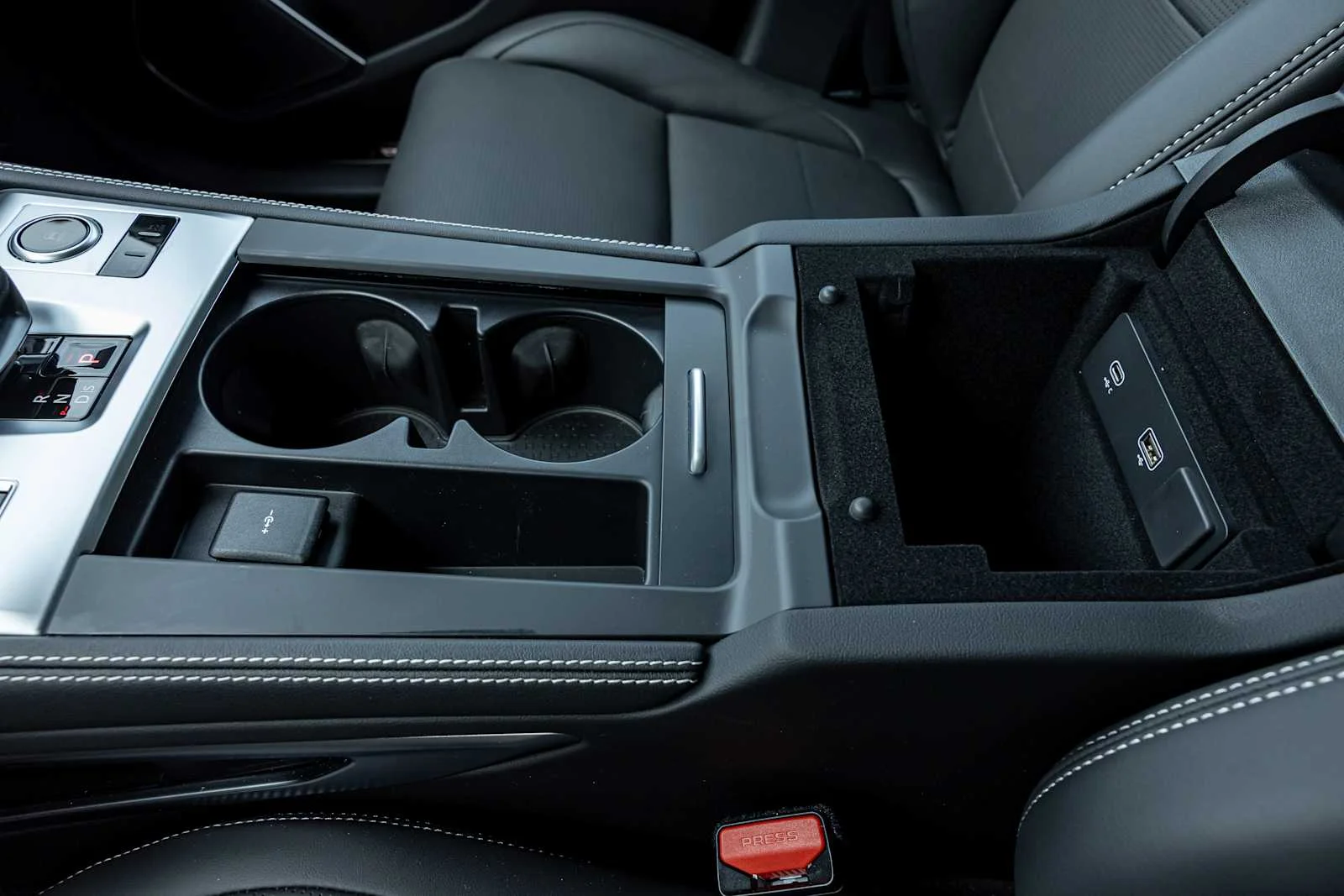 2026 Jaguar F-Pace R-Dynamic S - Photo 24
