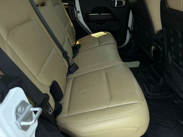 Used 2018 White Jeep Unlimited Rubicon image 38