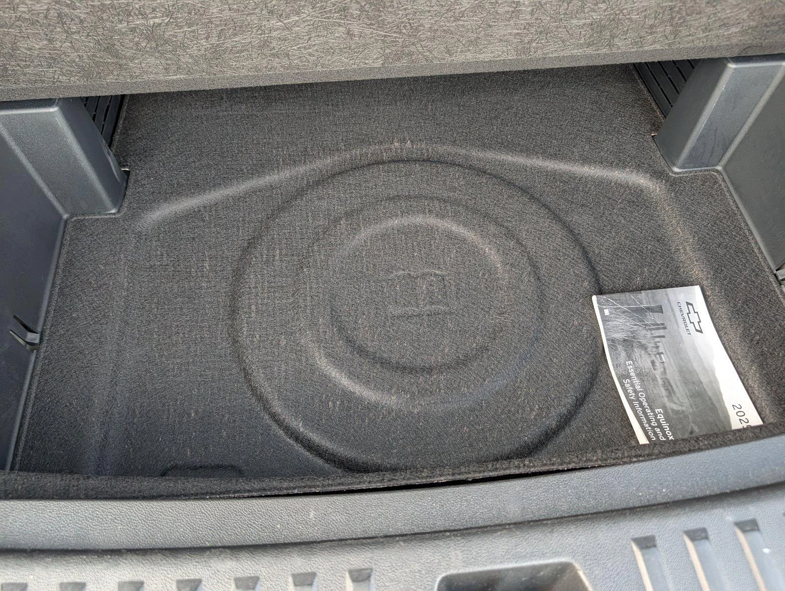 Used 2025 Sterling Gray Metallic Chevrolet LT image 35
