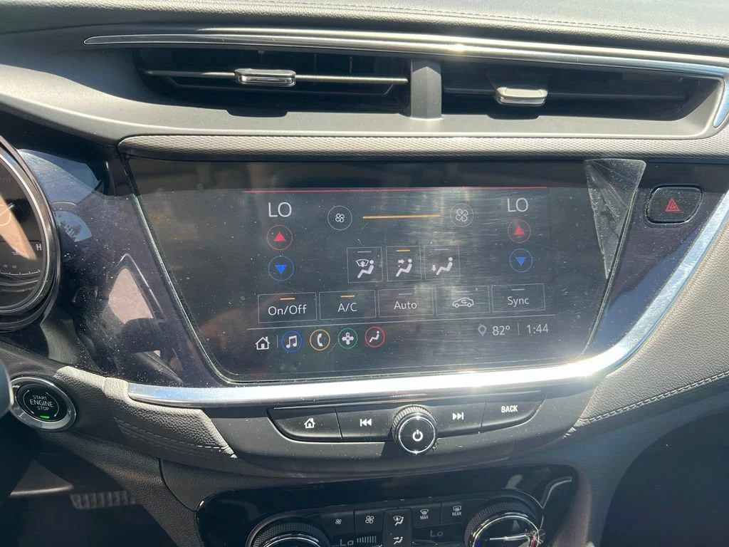 Used 2022 Summit White Buick Select image 13